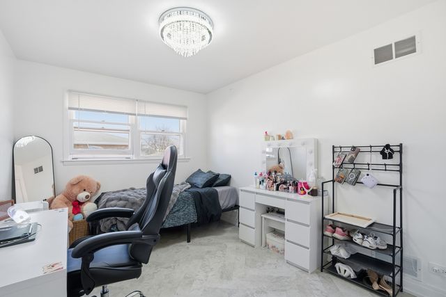 10459 S 81st Avenue, Palos Hills, IL 60465