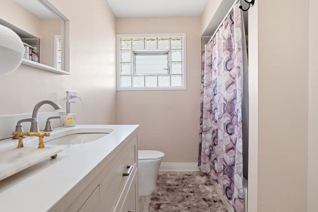 10459 S 81st Avenue, Palos Hills, IL 60465