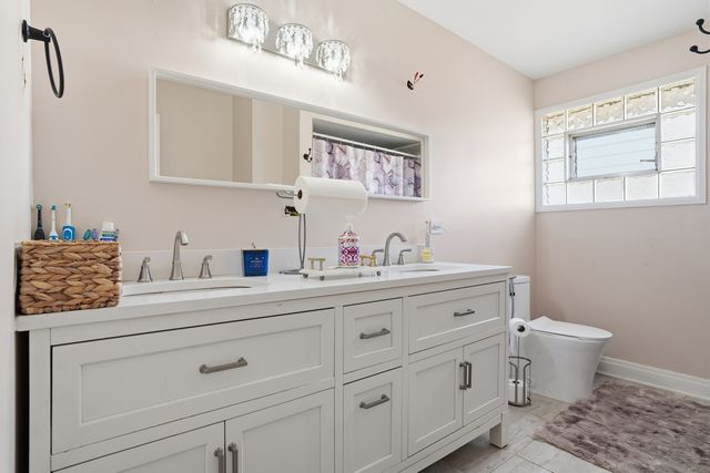 10459 S 81st Avenue, Palos Hills, IL 60465