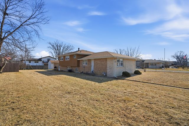 10459 S 81st Avenue, Palos Hills, IL 60465