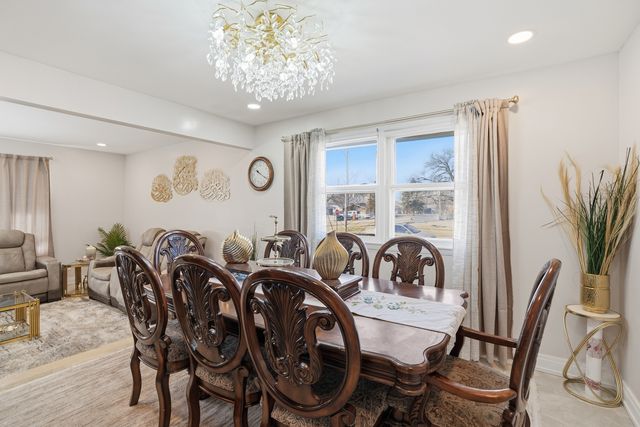 10459 S 81st Avenue, Palos Hills, IL 60465