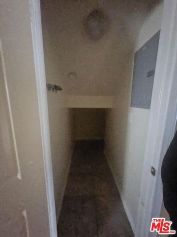 887 E 40th Place 3, Los Angeles, CA 90011