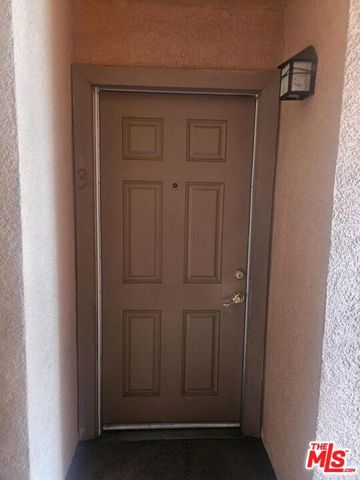 887 E 40th Place 3, Los Angeles, CA 90011