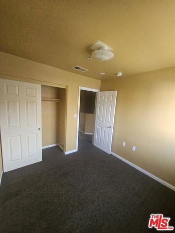 887 E 40th Place 3, Los Angeles, CA 90011