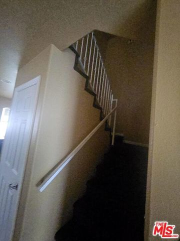 887 E 40th Place 3, Los Angeles, CA 90011