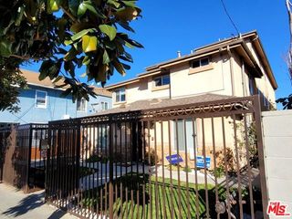 887 E 40th Place 3, Los Angeles, CA 90011