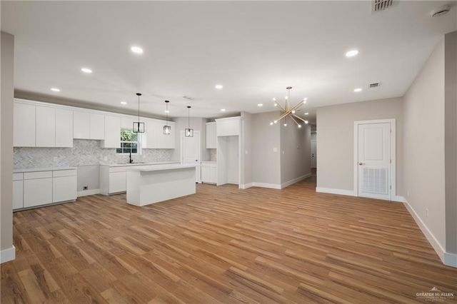 1004 N Francisco Avenue, Mission, TX 78572