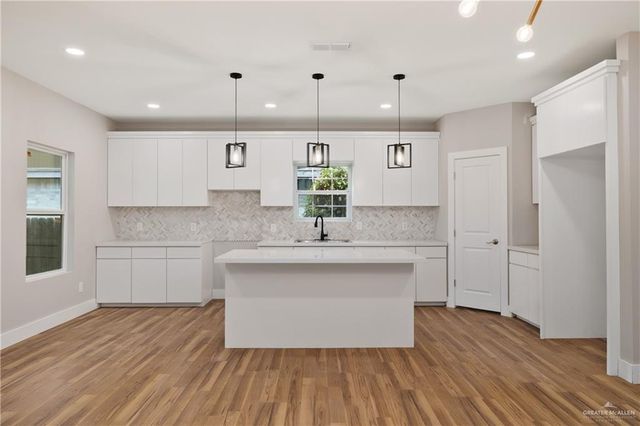 1004 N Francisco Avenue, Mission, TX 78572