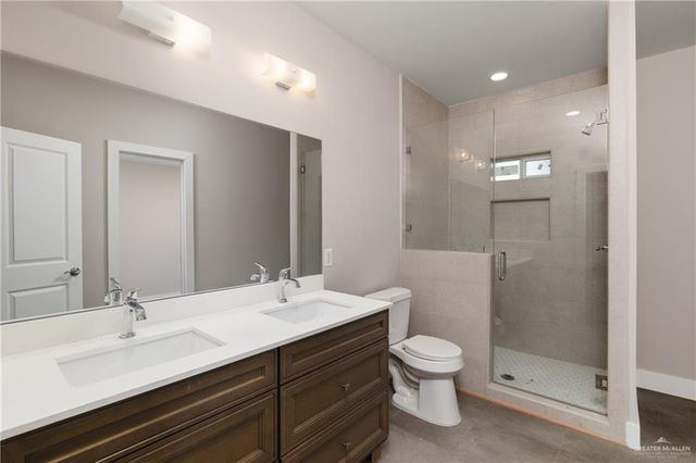 1004 N Francisco Avenue, Mission, TX 78572