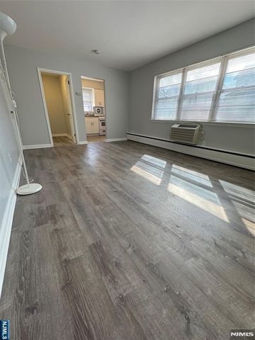 325 Essex Street E, Hackensack, NJ 07601
