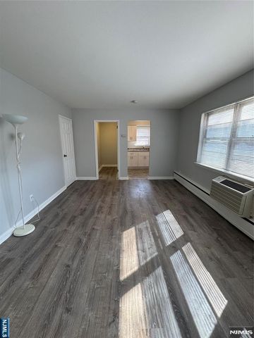325 Essex Street E, Hackensack, NJ 07601