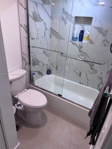 18860 NW 57th Ave 208, Hialeah, FL 33015