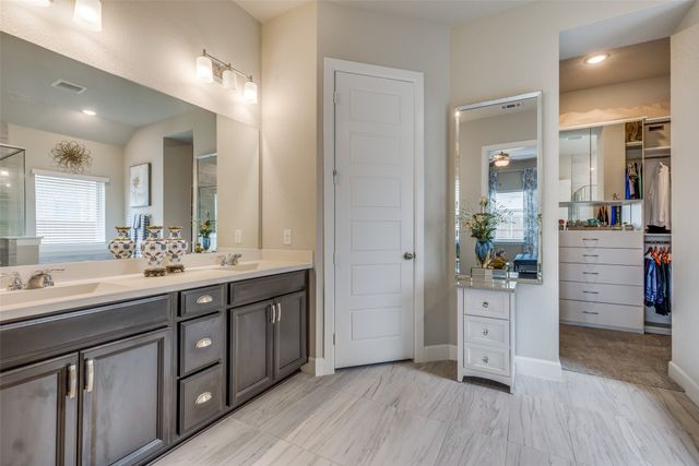 3909 Sunflower Drive, Aubrey, TX 76227