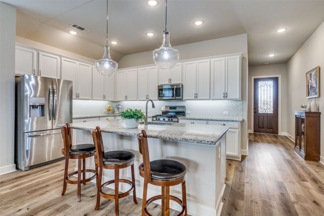 3909 Sunflower Drive, Aubrey, TX 76227