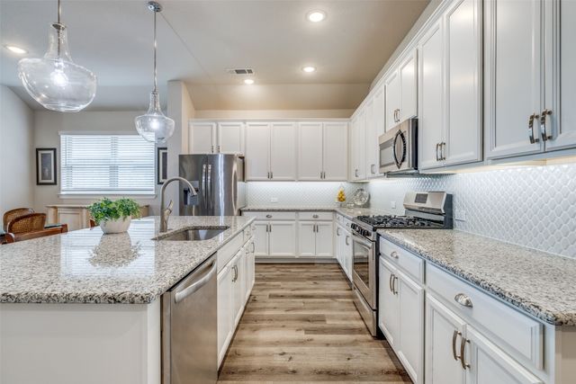3909 Sunflower Drive, Aubrey, TX 76227