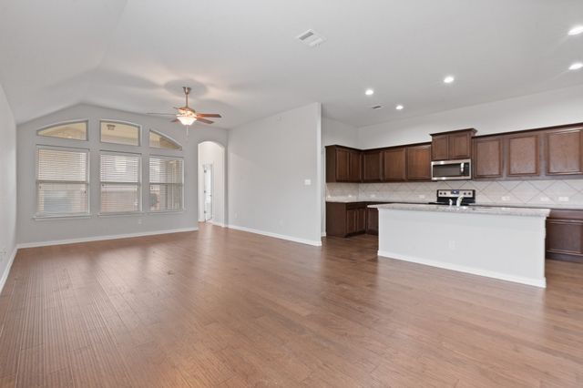 466 Rockaway Drive, Midlothian, TX 76065