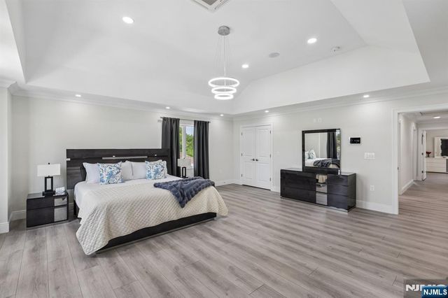 11 Linden Avenue, Kearny, NJ 07032