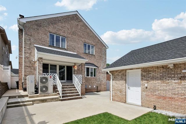 11 Linden Avenue, Kearny, NJ 07032
