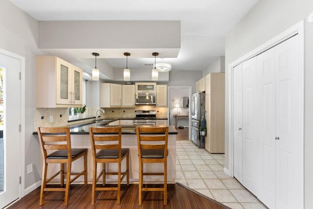 31 N Pathfinders Circle, The Woodlands, TX 77381