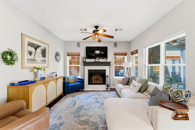 31 N Pathfinders Circle, The Woodlands, TX 77381