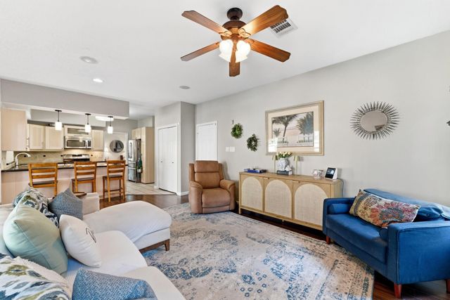 31 N Pathfinders Circle, The Woodlands, TX 77381