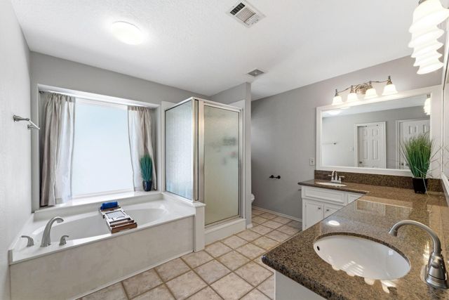 31 N Pathfinders Circle, The Woodlands, TX 77381