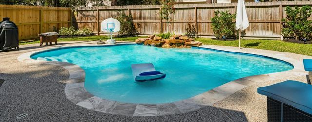 31 N Pathfinders Circle, The Woodlands, TX 77381