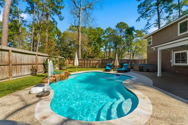 31 N Pathfinders Circle, The Woodlands, TX 77381