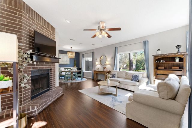 31 N Pathfinders Circle, The Woodlands, TX 77381