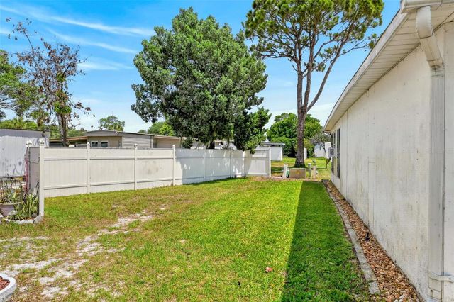31643 HOWARD STREET, Tavares, FL 32778