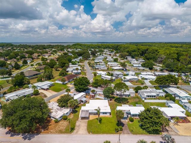 31643 HOWARD STREET, Tavares, FL 32778