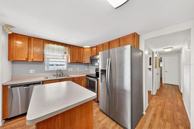 31643 HOWARD STREET, Tavares, FL 32778