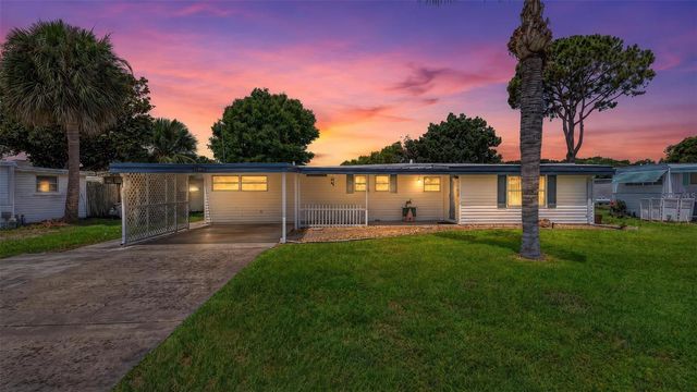 31643 HOWARD STREET, Tavares, FL 32778