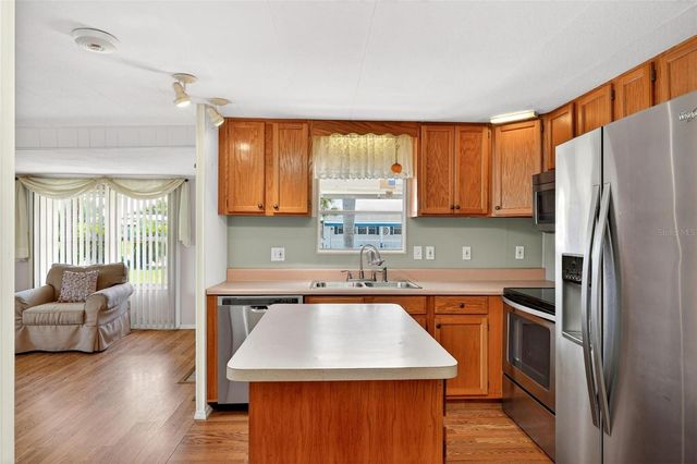 31643 HOWARD STREET, Tavares, FL 32778