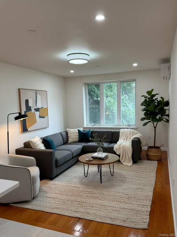 756 40th St 2R, Brooklyn, NY 11232