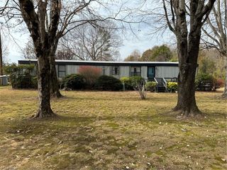 4832 Vienna Dozier Road, Pfafftown, NC 27040
