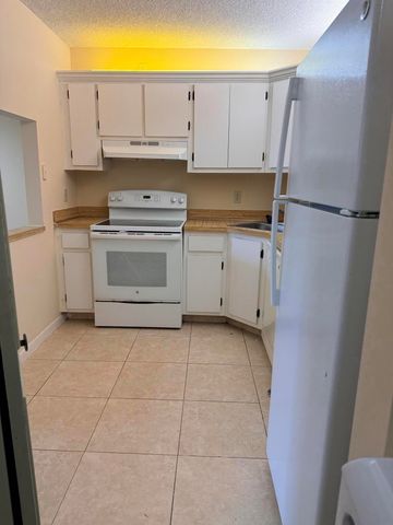 507 Shady Pine Way D1, Greenacres, FL 33415