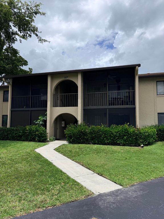 507 Shady Pine Way D1, Greenacres, FL 33415