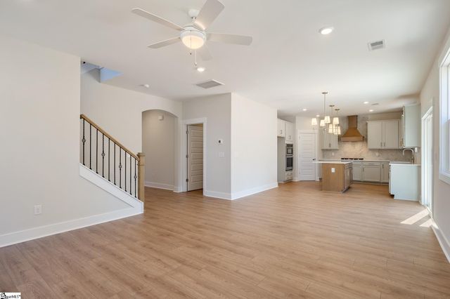 241 Creekside Circle, Williamston, SC 29697