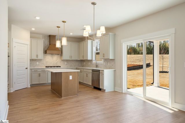 241 Creekside Circle, Williamston, SC 29697