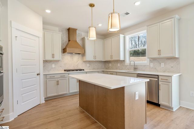 241 Creekside Circle, Williamston, SC 29697