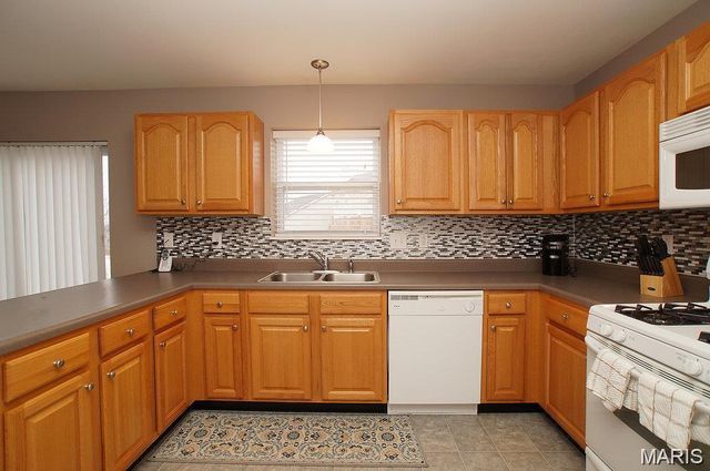 210 Stone Run Boulevard, Wentzville, MO 63385