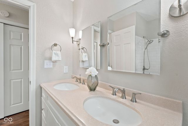 12315 Brookshire Parkway, Carmel, IN 46033