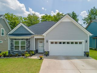 533 High Echelon Cir, Smyrna, TN 37167