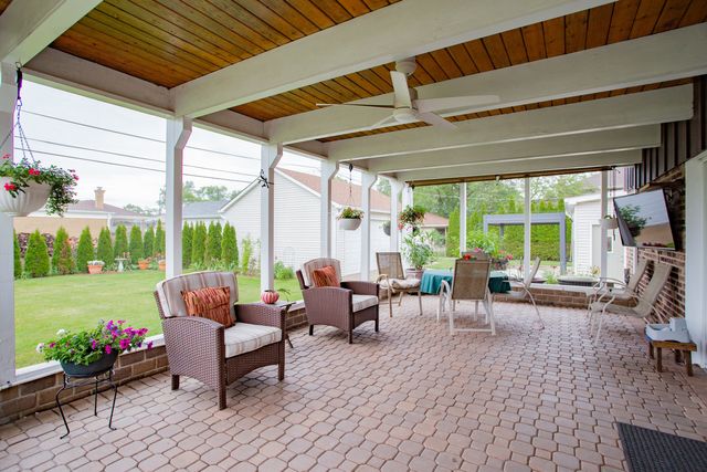 7022 Birchwood Avenue, Niles, IL 60714