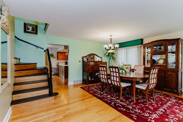 7022 Birchwood Avenue, Niles, IL 60714