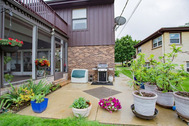 7022 Birchwood Avenue, Niles, IL 60714