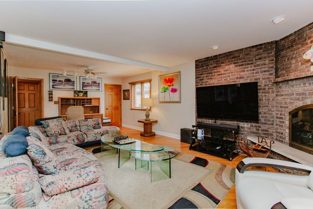 7022 Birchwood Avenue, Niles, IL 60714