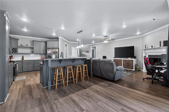 952 Glass Street, Cave Springs, AR 72718