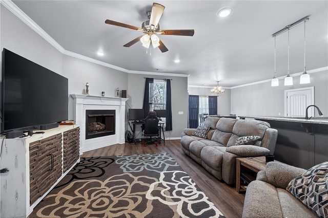 952 Glass Street, Cave Springs, AR 72718